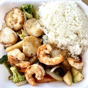 Shrimp and Scallops Hibachi Lunch Special (plus Salad &amp; Soup) 3/11