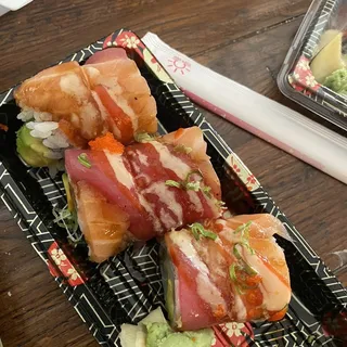 27. Tuna Amazing Roll
