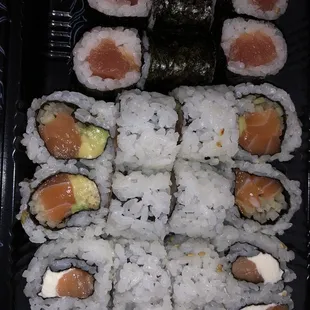 Maki Lunch 3 Roll Special comes with soup