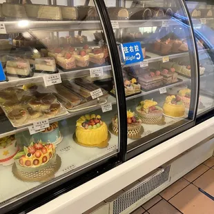 Cakes in the bakery. Photo taken in December 2022