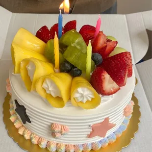 $20 sponge cake with fruits