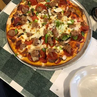 Medium deluxe,killer pizza!