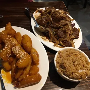 Excellent! Great honey chicken and Mongolian beef! Everything hot and fresh