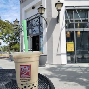 Roasted Oolong Milk Tea with Boba.   Underwhelming.