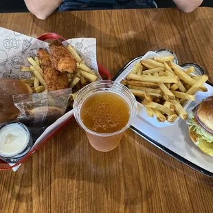 Lunch box and cheese burger