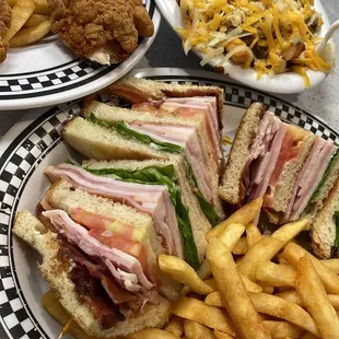 Chicken tenders, small chili cheese fries &amp; a club sammy, ranch is also great. Everything was tasty. I'll be back asap :D