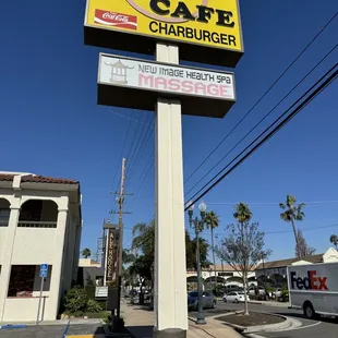 the sign for the restaurant