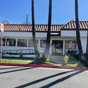 the entrance to the restaurant
