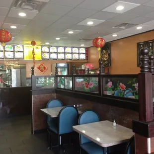 the interior of a chinese restaurant