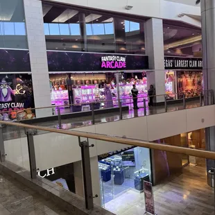 Appearance of the claw arcade