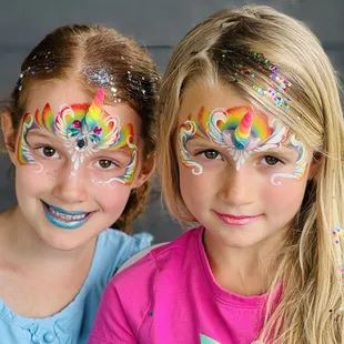 Beautiful Unicorn Twins. What lip color would you pick?