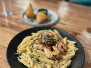 Rotate Bar & Kitchen