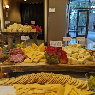 Everything on grazing table nicely labeled.