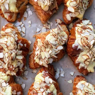 almond croissant