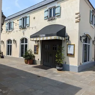 the entrance to the restaurant