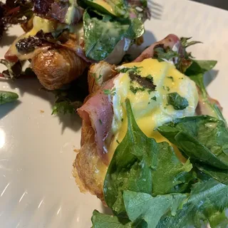 Eggs Benedict Croissant