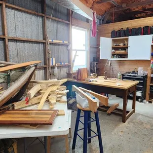 Shed where private individuals build their own boats.