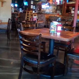 Inside Farley's Pub on Foothills. Clean and comfortable. Service was ok but needs polishing up.