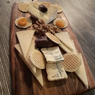 CHEESE PLATE