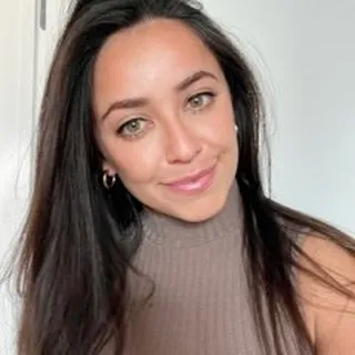 Mireya M.