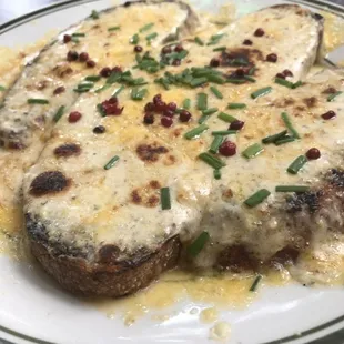 Broiled cheese on toast