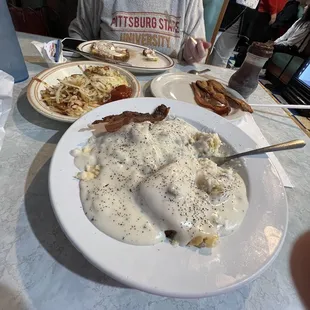 B'sandG's with hash browns / Texas French toast and bacon . With a Delicious Pepsi !