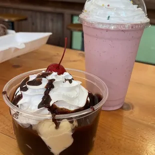 Brownie fudge sundae and strawberry smoothie