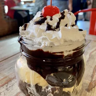 Brownie sundae