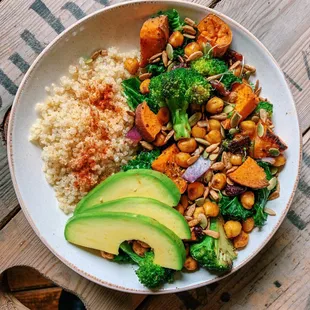 The humble bowl:
Quinoa, broccoli, avocado, kale, sweet potato, chickpeas, mixed nuts and tahini dressing
