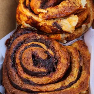 Got a pair of warm cinnamon rolls w/separate cream cheese frosting ($12, 11/18/23)