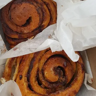 Scored on pair of cinnamon rolls, including the center piece and cream cheese frosting (5/28/22)