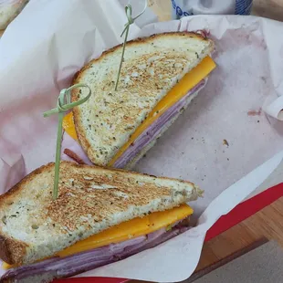 Pit ham and cheese on rye