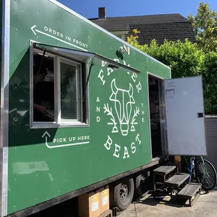 Farmer &amp; the Beast food truck