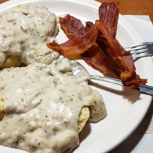 Bicuits &amp; Gravy with a side of bacon.