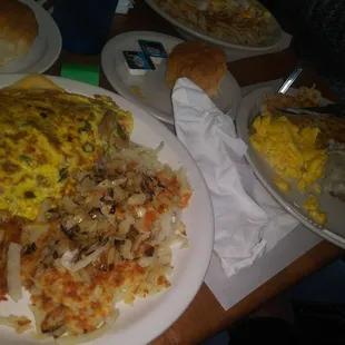 The everything Omelet and hash browns
