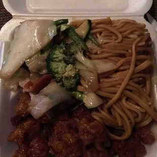 Sautéed citrus chicken, steamed veggie medley and noodles to go