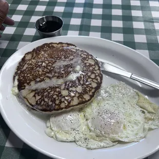 Good pancakes and eggs are easy. I don&apos;t eat pork so I didn&apos;t want another chicken fried steak so I kept it simple which was OK.