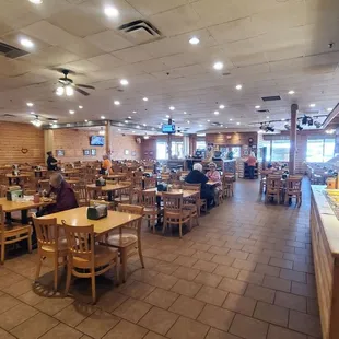 Other side of dining area again with plenty of seating. Perfect for large parties.