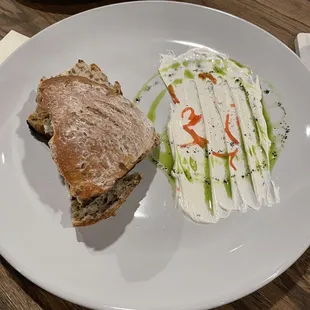 Appetizer: Signature bread and tallow
