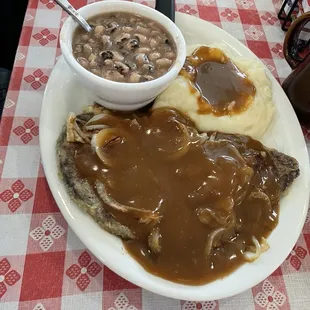 Phil's liver and onions, black eyed peas and mash potatoes
