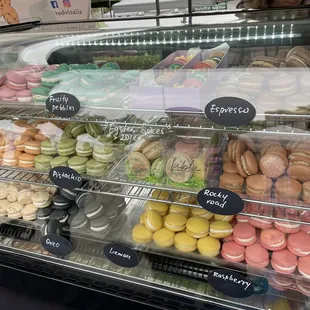 Dobra Eats - Macarons *made with Almonds