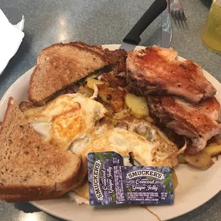 Farmer&apos;s breakfast