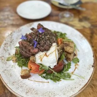 Steak arugula salad