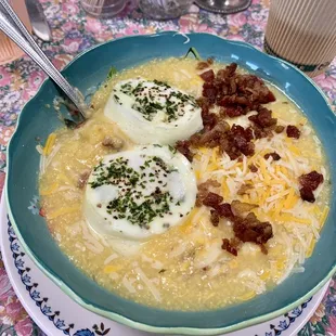 Grits with poached eggs