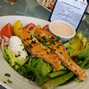 Grilled Salmon Salad