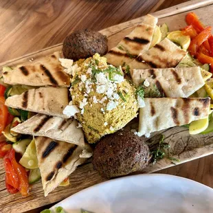 Mediterranean platter (v)