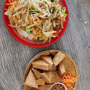 papaya salad and fried tofu