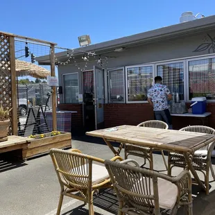 Front restaurant entrance