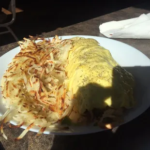 Chicken omelette with hash browns