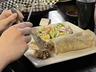 Los Dos Gallos Bar & Grill